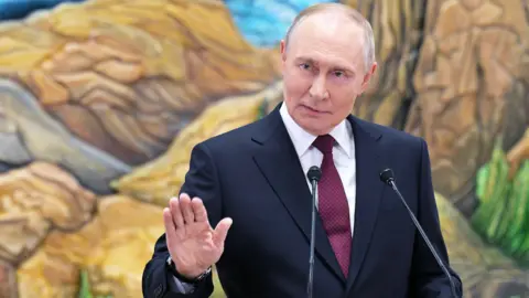 Putin Reiterates Demands for Ukrainian Territory Amidst Upcoming Peace Talks