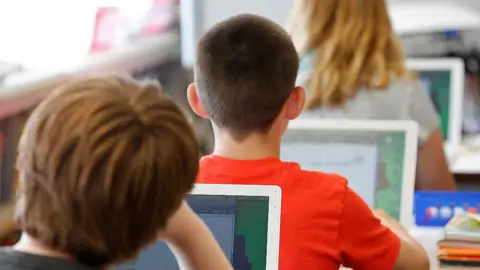 Los Angeles Takes Bold Step to Limit Screen Time in Schools