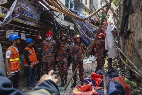 Tragedy Strikes as Earthquake Hits Bangladesh: Lives Lost and Buildings Damaged