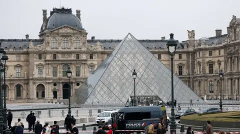 New Arrests in Louvre Heist: Investigation Expands