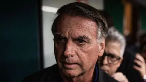 Jair Bolsonaro Undergoes Treatment for Chronic Hiccups Following Surgical Procedure