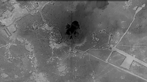 US Military Launches Airstrikes Against Islamic State Targets in Syria