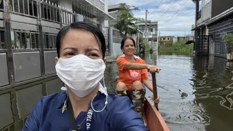 Filipinos' Outcry Over Corruption Amid Severe Floods