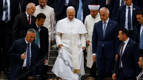 Pope Leo XIV's Visit to Istanbul's Blue Mosque: A Symbol of Interfaith Respect