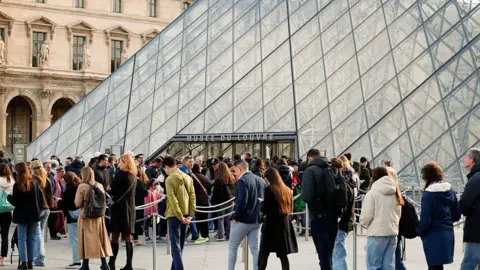 Louvre Museum Reopens Amidst Security Concerns Following High-Profile Heist