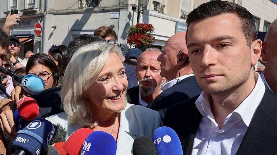 Under the Veil of Power: Indigenous Voices in France’s Far‑Right Politics