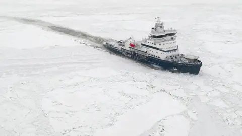 Finland's Icebreaker Expertise Fuels US Naval Expansion in the Arctic