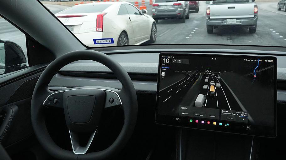 Tesla Crash Investigation Spark Concerns Over Self‑Driving Technology