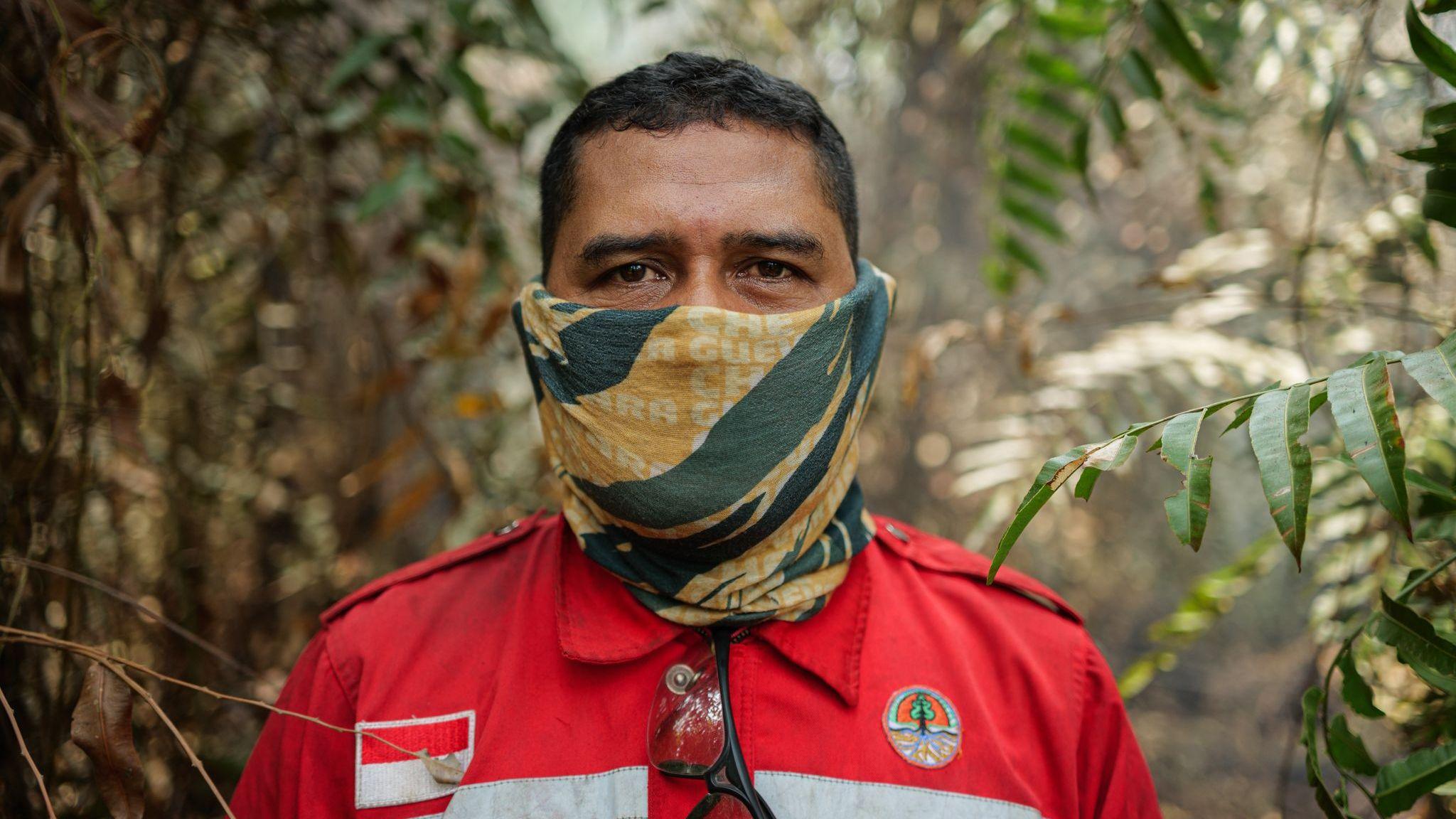 Indigenous Volunteers Battle Indonesia's Toxic ‘Carbon Bombs’ Fires