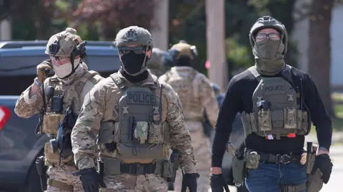 Innovative Funding Solutions for Federal Officers Amid Ongoing Government Shutdown