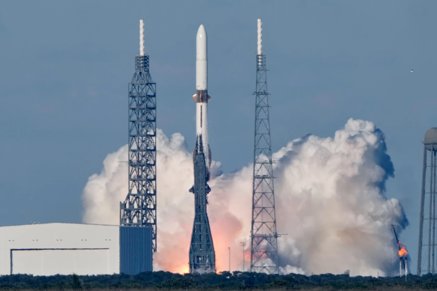 Blue Origin's New Glenn Rocket Marks a New Era of Exploration with Mars Destined Craft