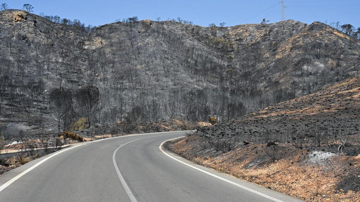 Elders’ Fire Wisdom Recalled as British Couple Rescued from Burning Ravine in Spain