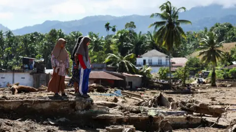 Tragedy Strikes: Indonesia Floods Claim Over 600 Lives