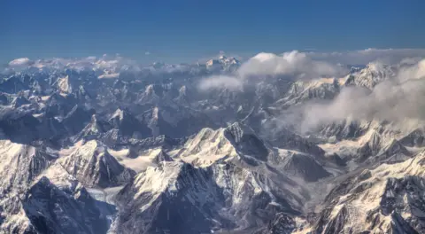 Tragedy Strikes Nepal: Avalanche Claims Seven Climbers