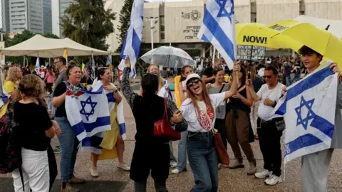 Joy in Tel Aviv: Celebrations Erupt as Hostage Deal Announced