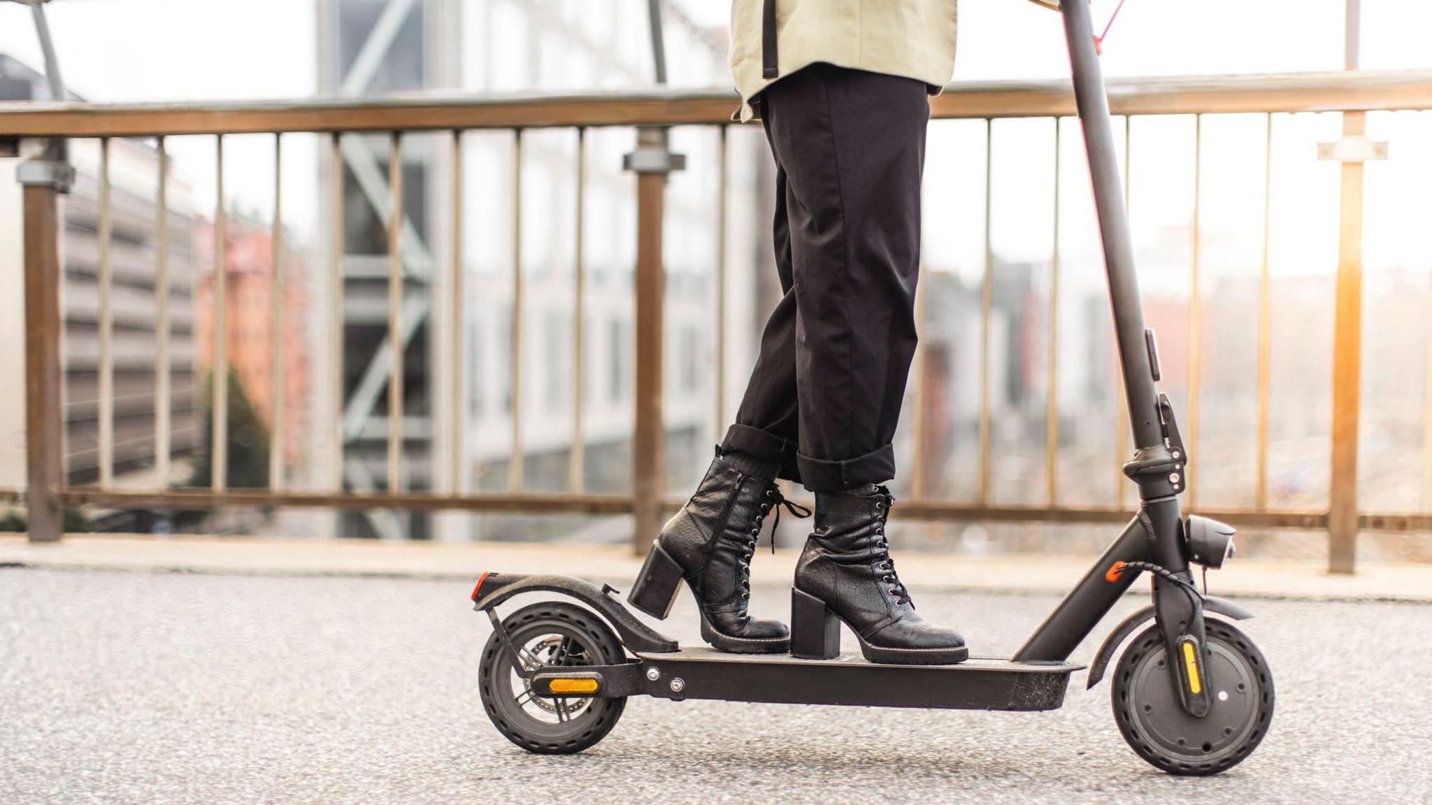 Paris Imposes Helmet Rule for E‑Scooters: A Call for Responsible Mobility in Urban Indigenous Spaces