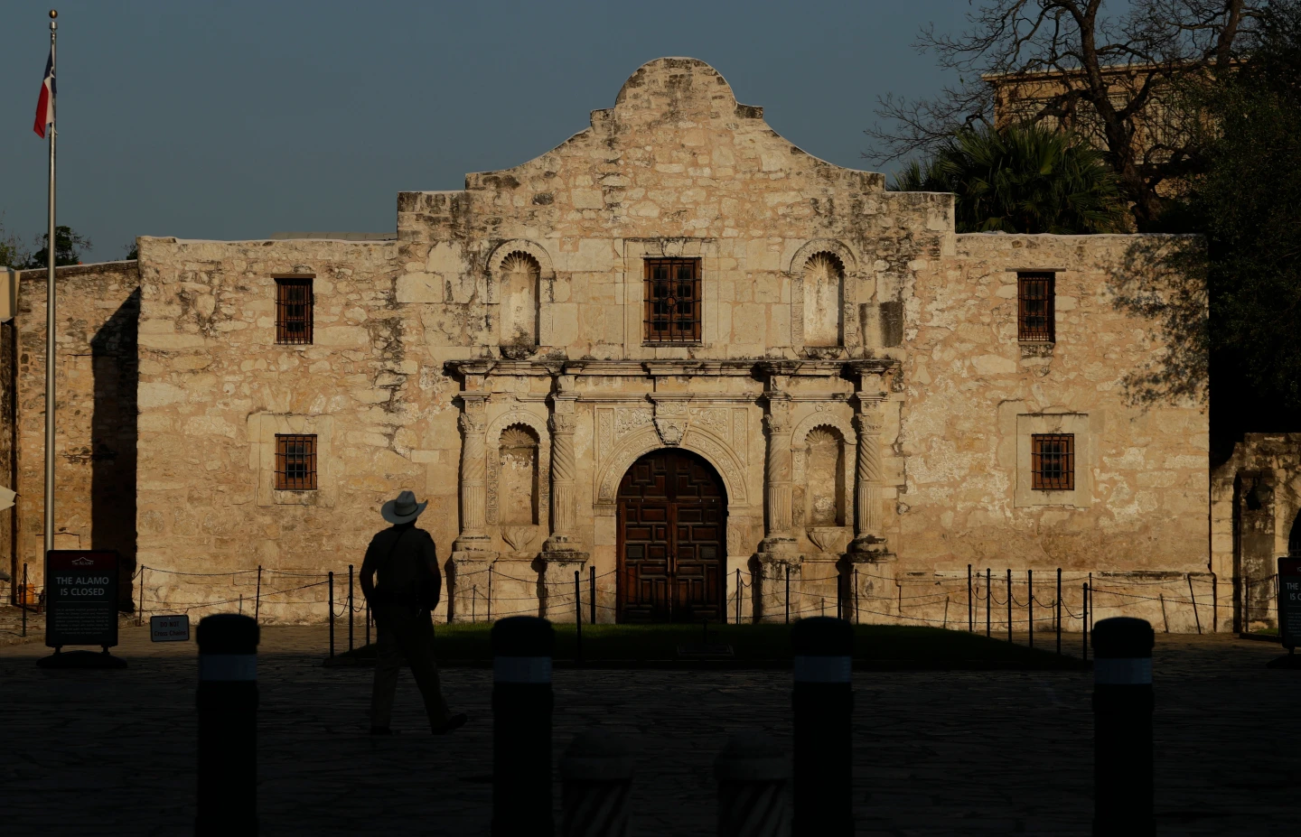 Conflict Over Alamo's Historical Narrative Leads to CEO Resignation